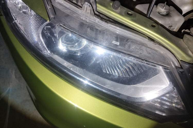 Used Honda Jade 2013 1.8L automatic Comfort version 5 seats Right Front Headlight