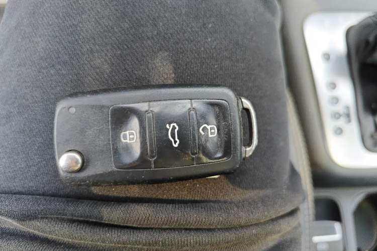 Used Volkswagen Tiguan 2017 300TSI Automatic Two-Wheel Drive Silk Road Comfort Edition Vehicle Key