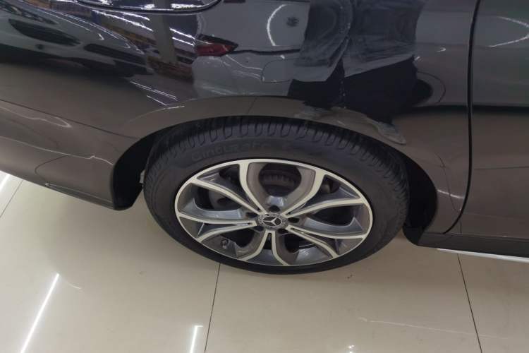 Used Mercedes-Benz E-Class 2021 E 300 L Sporty and Stylish Model
