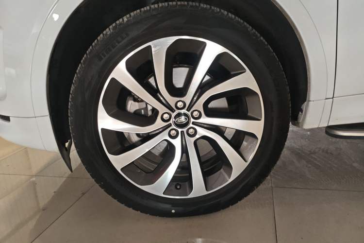 Used Land Rover Discovery Sport 2022 Revised Version 249 PS R-Dynamic S Performance Edition 5 Seats Exterior 4