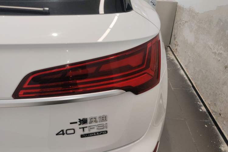 Used Audi Q5L 2022 40T Fashionable and Dynamic Model
