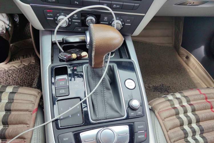 Used Audi A6L 2014 TFSI Standard Model Gear Lever