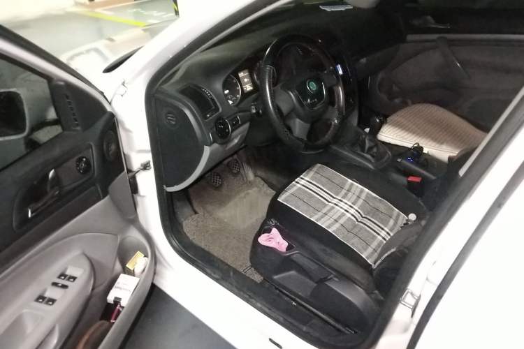 Used Skoda Octavia 2012 1.6L Manual Yijie Edition
