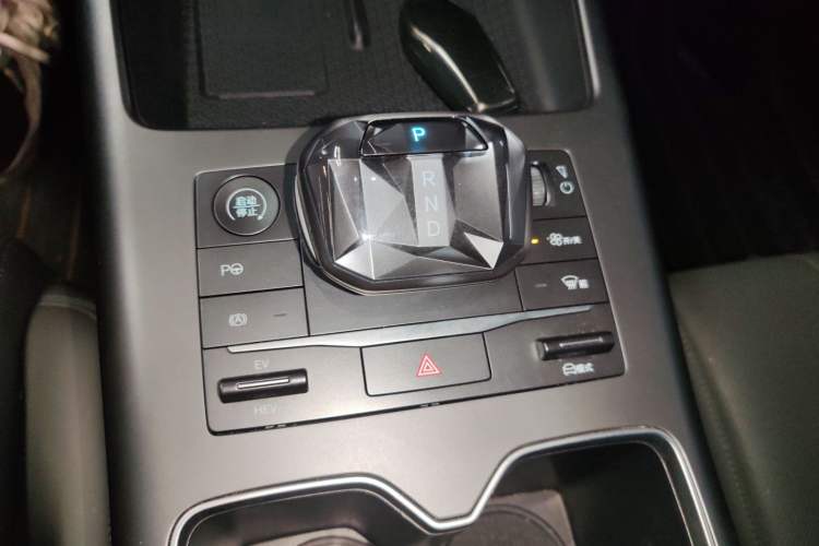 Used BYD Song Pro New Energy 2025 Second-Generation Intelligent Driving Version DM-i 115KM Excellence Edition Gear Lever