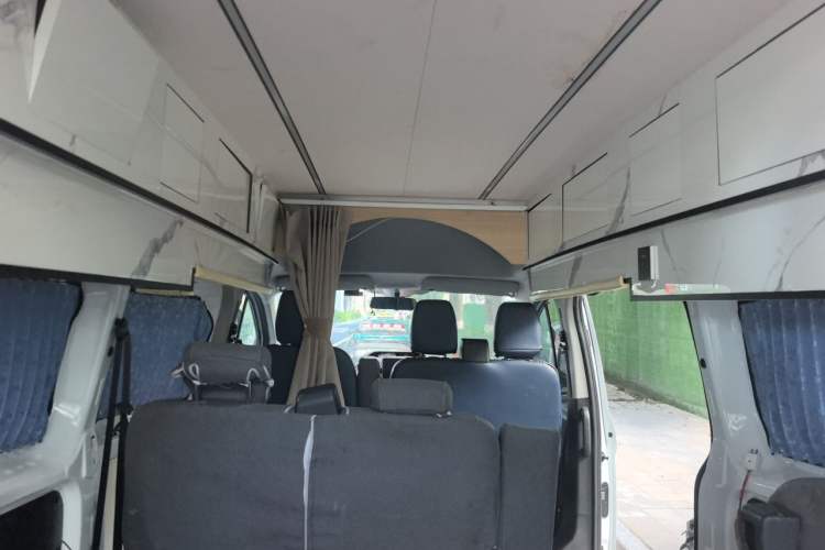 Used Ford Transit 2019 2.0T Diesel Business & Travel Mid-Drive Mid-Roof 7-Seater China VI Standard