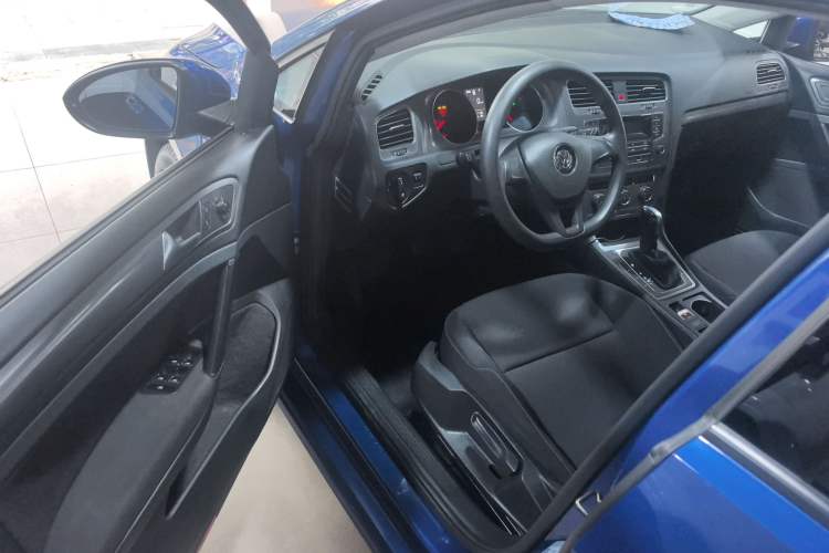 Used Volkswagen Golf 2015 1.6L Automatic Fashion Model