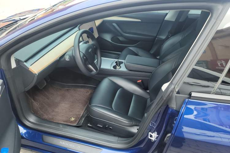 Used Tesla Model 3 2022 Rear-Wheel-Drive Version Left Front Seat