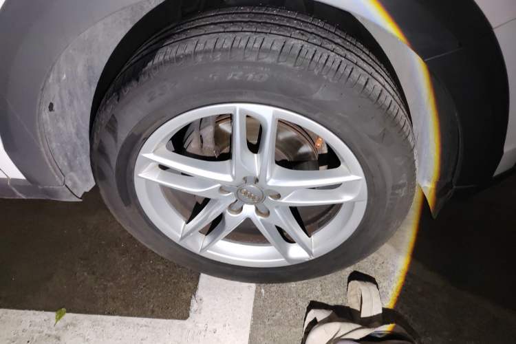 Used Audi Q5 2017 Plus 40 TFSI Technology Model Right Front Wheel Hub