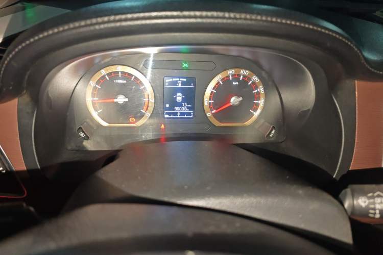 Used FORTHING Lingzhi 2016 M3 1.6L 7-Seater Comfort Model China IV Standard Odometer Close Up