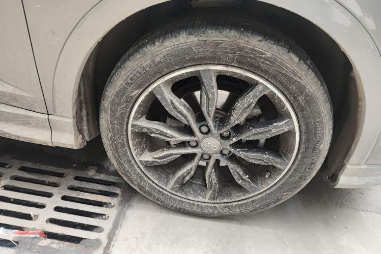 Used Audi Q3 Sportback 2020 45 TFSI quattro Luxury Edition Right Front Wheel Hub