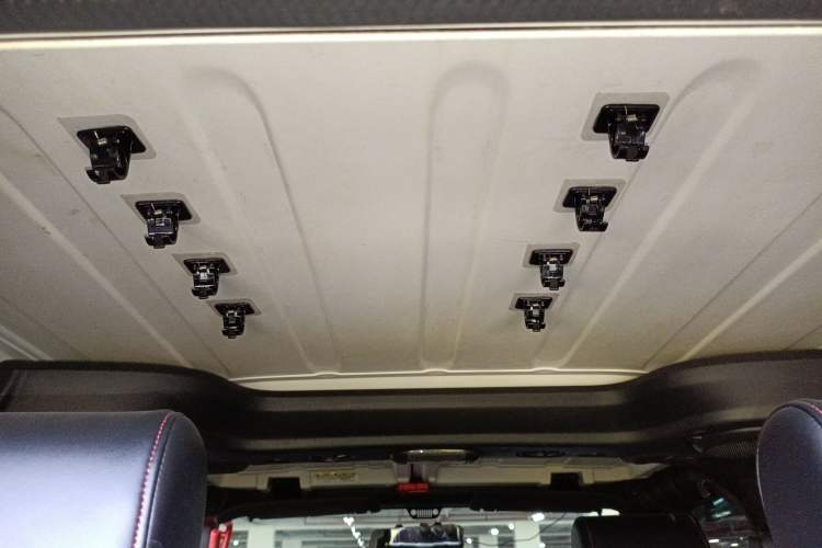 Used Jeep Wrangler 2010 3.8L Sahara two-door model Headliner