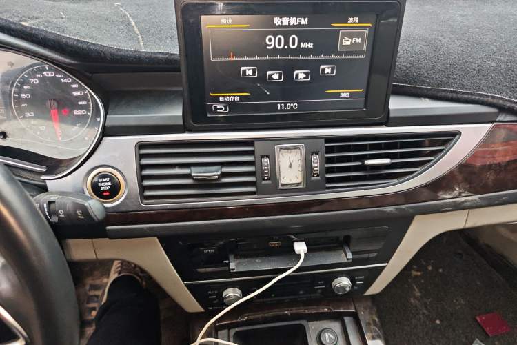 Used Zotye Z700 2016 1.8T Manual Luxury Model Audio And AC Panel