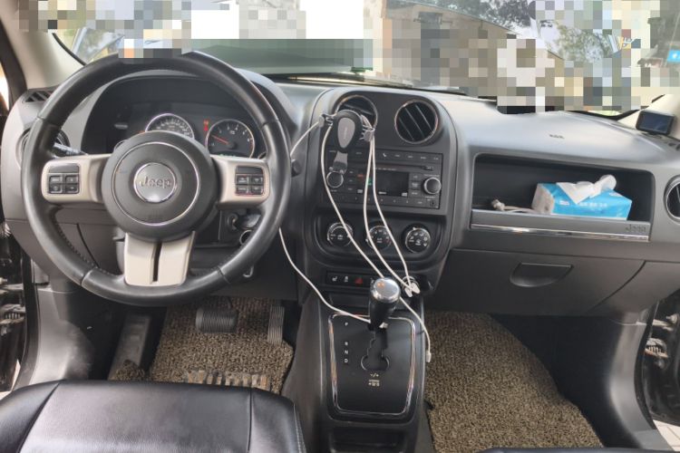 Used Jeep Patriot 2011 2.4 Luxury Edition Center Console