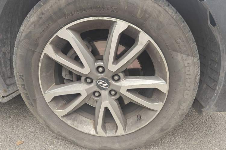 Used Hyundai Santa Fe Classic 2013 3.0L 4x4 Comfort Edition with Navigation 7 Seats Euro IV
