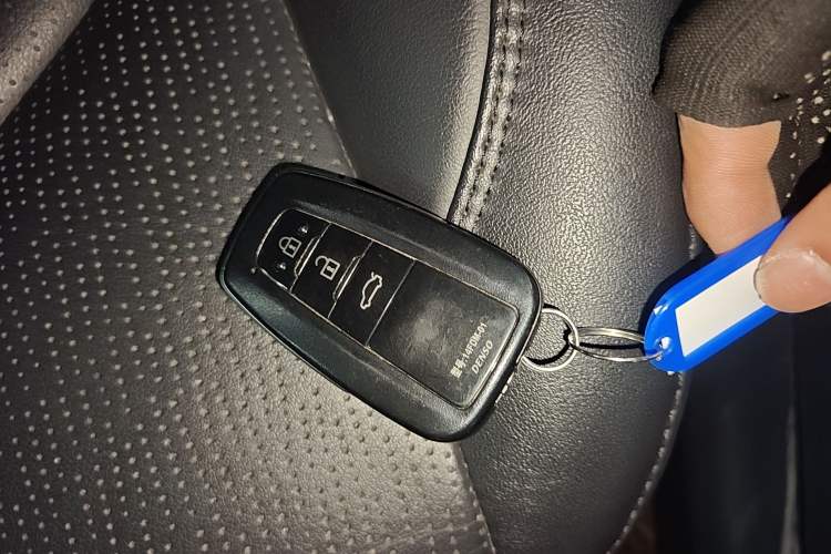 Used Toyota Avalon 2023 Dual-Engine 2.5L Luxury Edition