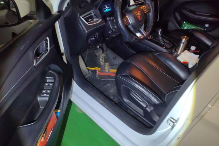 Used Roewe i5 2020 1.5L Automatic 4G Connect Luxury Flagship Edition Driver Seat