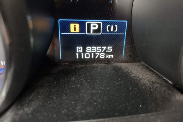 Used Subaru Legacy 2019 2.5i All-Wheel-Drive Prestige Edition with EyeSight Odometer Close Up