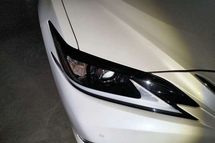 Used Lexus ES 2021 200 Excellence Edition Right Front Headlight