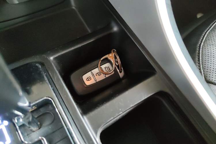 Used Hyundai Sonata 2014 2.4L Automatic Leading Edition China IV Standard
