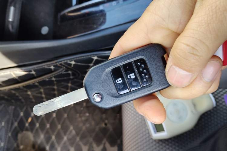 Used Honda Jade 2013 1.8L automatic Comfort version 5 seats
