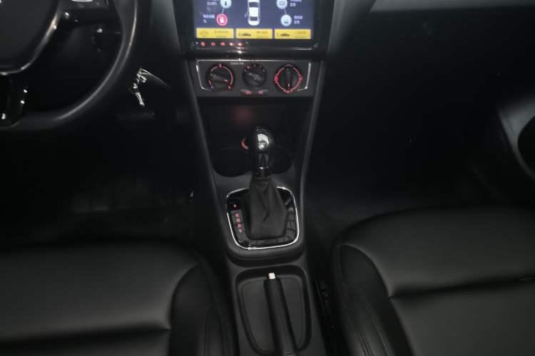 Used Volkswagen Polo 2016 1.6L Automatic Comfort Model
