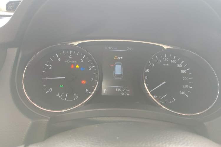 Used Nissan X-Trail 2014 2.5L CVT Leading Edition 4WD
