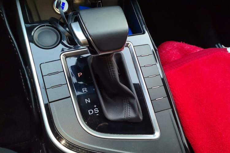 Used FORTHING T5 2022 Shengshi Edition 1.5T Automatic Dream Version Five Seats Gear Lever