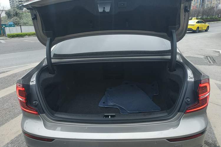 Used Volvo S60 2021 T4 Zhiyi Luxury Edition
