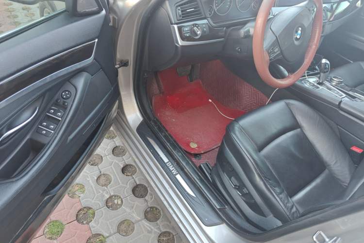 Used BMW 5 Series 2013 525Li Leading Model
