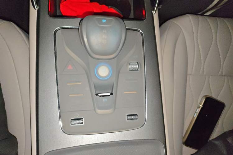 Used BYD Tang New Energy 2024 DM-i Glory Edition 200KM Flagship Model Gear Lever