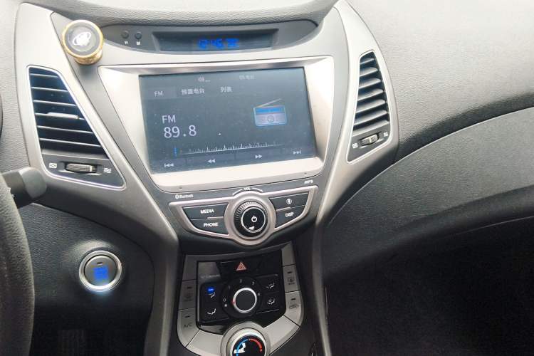 Used Hyundai Elantra (5th Generation / Langdong) 2016 1.6L Automatic Prestige Model Audio And AC Panel