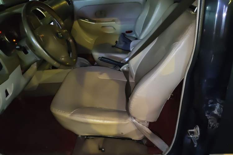 Used Foday Explorer Ⅲ 2014 2.0T Manual Diesel Version Left Front Seat