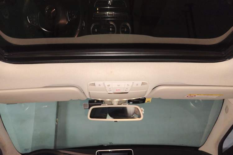 Used Mercedes-Benz C-Class 2015 Facelift C 180 L