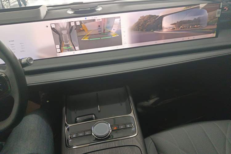 Used Geely Galaxy E8 2025 700 km Long-Range Intelligent Driving Version