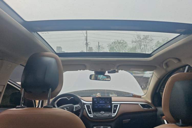 Used Soueast DX7 2015 1.5T Automatic Luxury Model Headliner