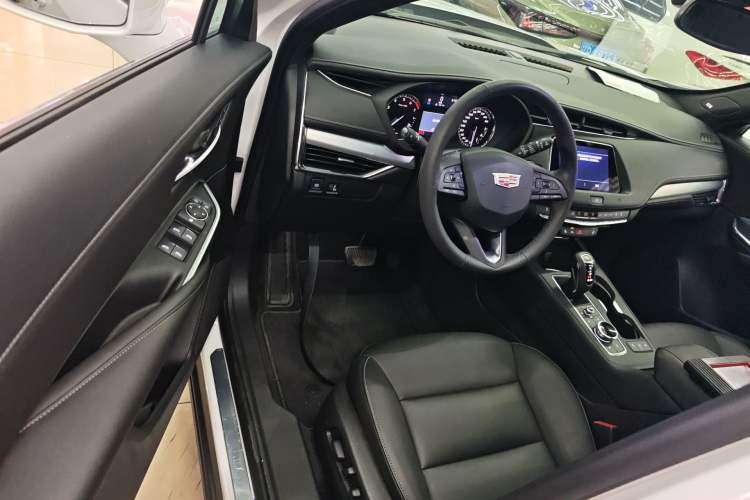 Used Cadillac XT4 2018 28T Two-Wheel Drive Leading Version