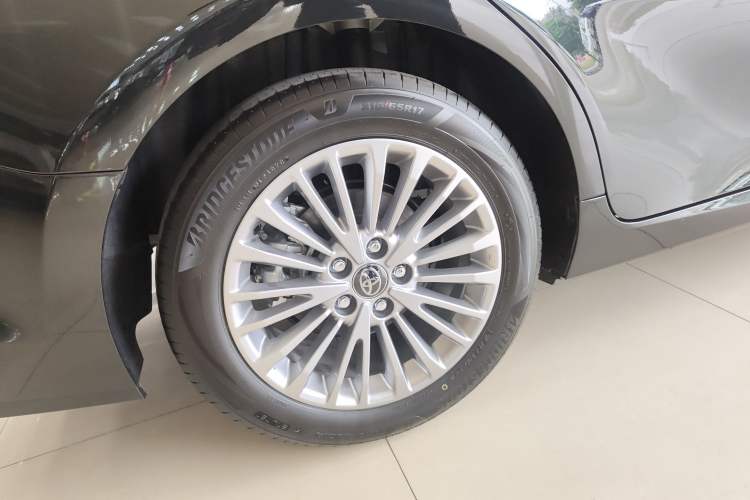 Used Toyota Camry 2024 Dual-Motor 2.0 HG Premium Edition
