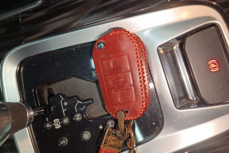 Used Peugeot 3008 2015 2.0L Automatic Trend Edition
