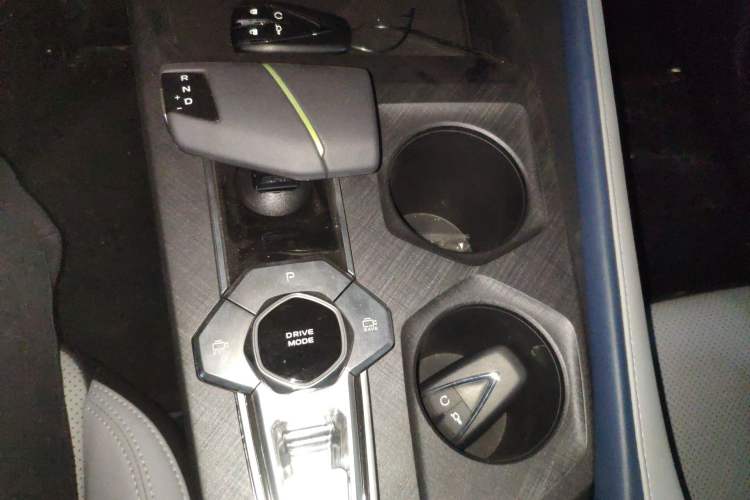 Used Changan UNI-V iDD 2023 ZhiDian iDD 1.5T 113km Smart & Fun Version