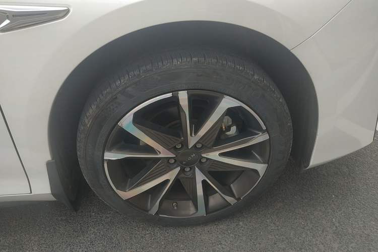 Used AION S Plus 2023 70 Intelligent Edition Ternary Lithium Right Front Wheel Hub