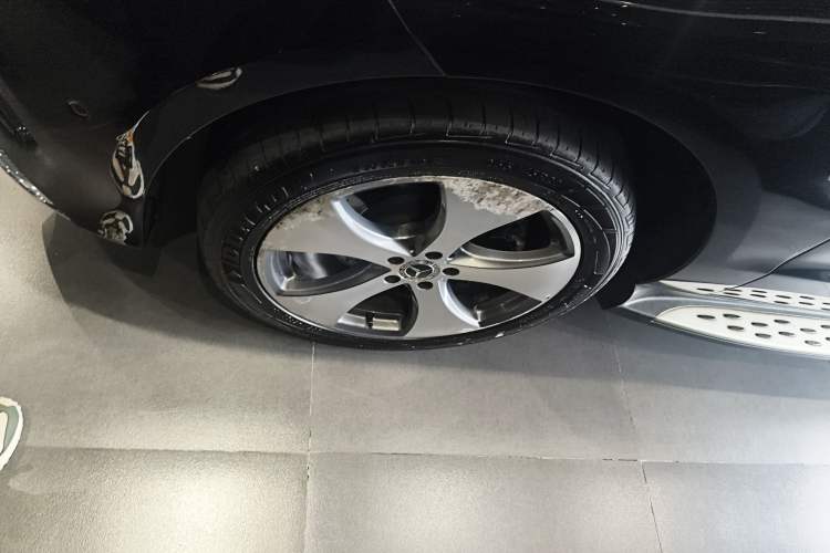 Used Mercedes-Benz GLE 2018 GLE 320 4MATIC Luxury Collection Edition Exterior 4