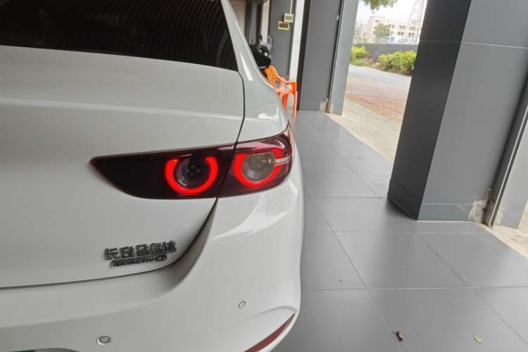 Used Mazda 3 Axela 2021 2.0L Automatic Zhiyao Edition Right Rear Taillight