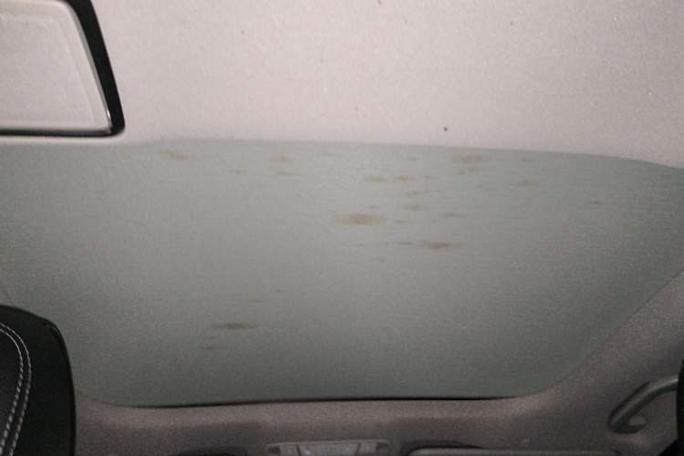 Used Mercedes-Benz E-Class 2017 E 300 L Sporty and Stylish Model Headliner