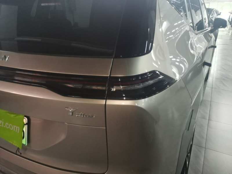 Used AION Y 2023 Younger Star Edition — 7