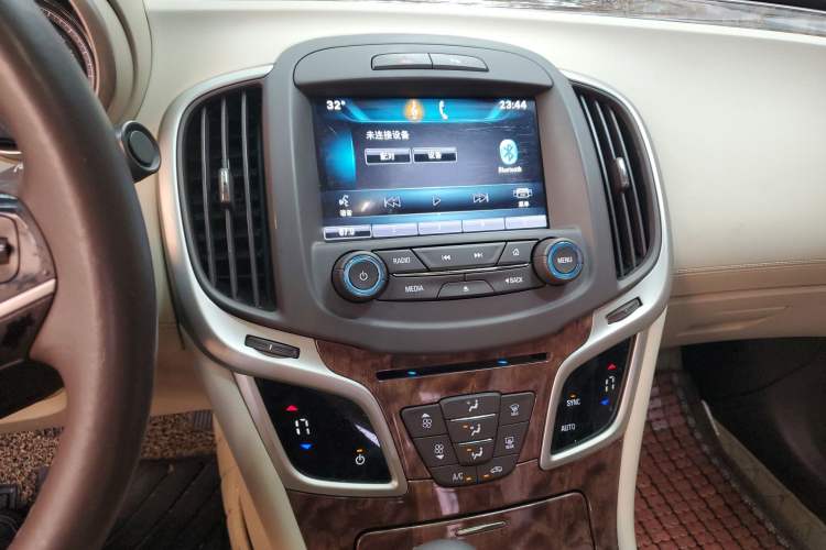 Used Buick LaCrosse 2013 2.4L SIDI Leading Comfort Version
