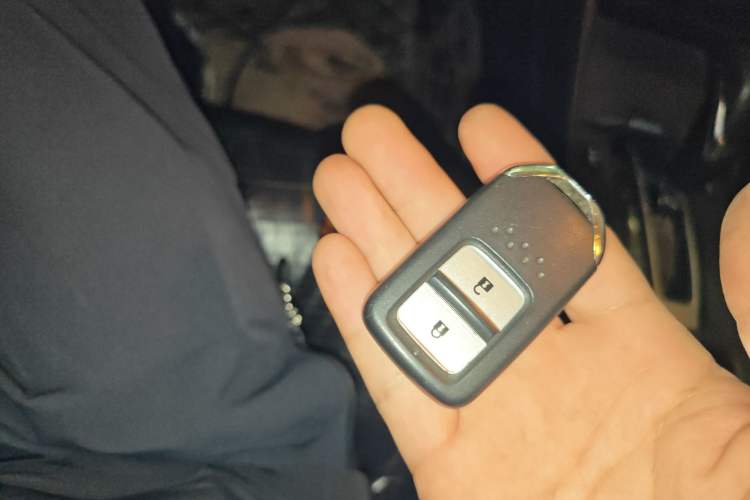 Used Honda Jade 2014 1.8L CVT Luxury Edition 5 seats Vehicle Key