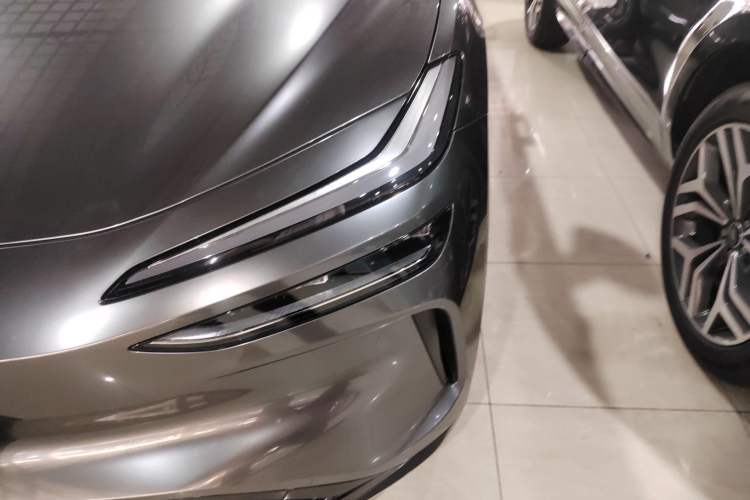 Used ONVO L60 2024 60 kWh Rear-Drive Version Left Front Headlight