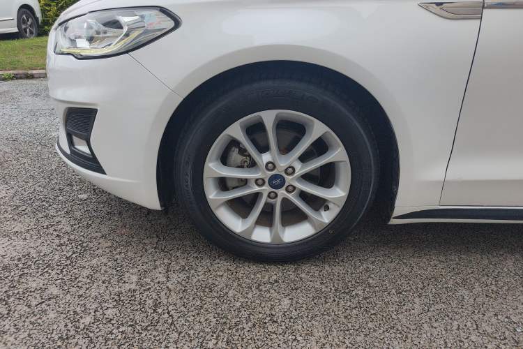 Used Ford Mondeo 2020 EcoBoost 180 Stylish Model Left Front Wheel Hub