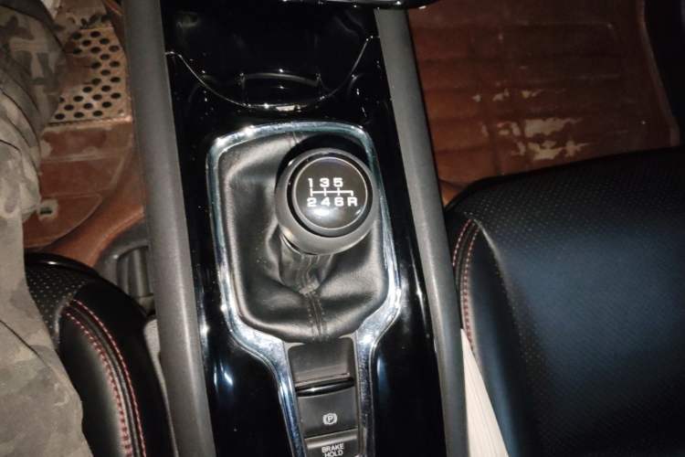 Used Honda Vezel 2017 1.5L manual two-wheel drive Comfort trim level