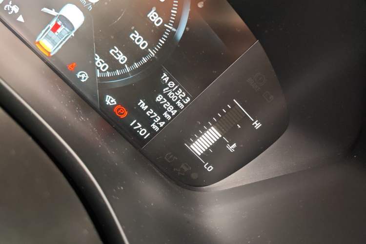 Used Volvo XC60 2019 T5 4x4 Smart Edition China V Standard Odometer Close Up